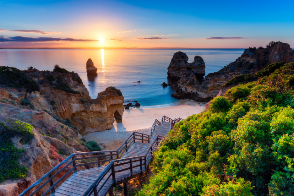 Albufeira là điểm đến được nhiều khách du lịch Algarve lựa chọn