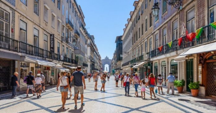 Du lịch Bồ Đào Nha tăng trưởng gấp ba lần trong tháng 1/2022