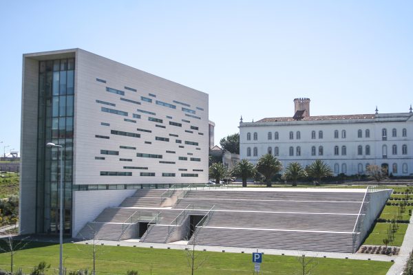 Trường Đại học Nova de Lisboa – xếp thứ 15 ở châu Âu và nằm trong số 50 trường đại học tốt nhất thế giới.