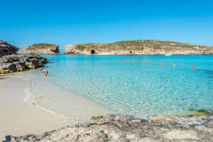 Comino là hòn đảo có tiếng tại Malta với vẻ đẹp yên bình, nên thơ