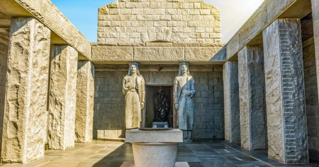 Lăng mộ Njegos được nhiều du khách biết đến